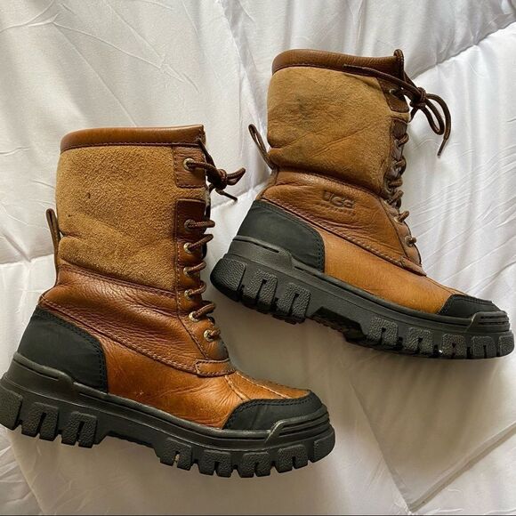 UGG Tan Winter Boots - Picture 16 of 16